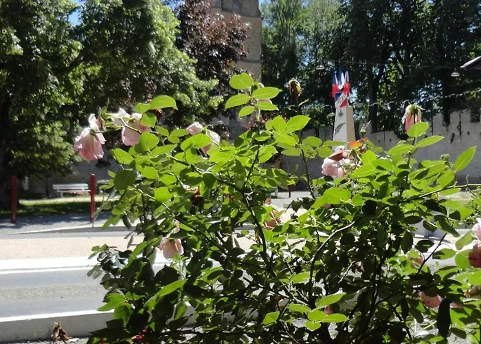 Отель Relais Du Chateau Saint-Blancard